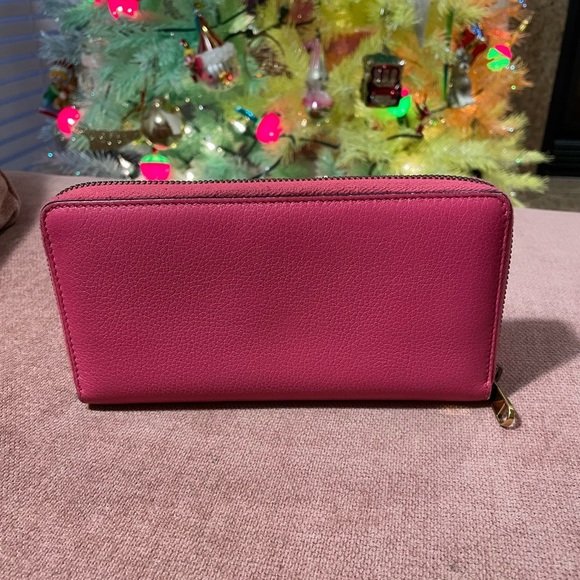 Gucci Pink and Green Striped Long Zip Wallet VGUC - Picture 2 of 8